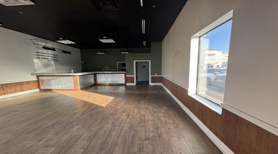 1705 E Del Mar Blvd, Laredo, Texas 78041, 1 Room Rooms,1 BathroomBathrooms,Commercial retail/office,For Rent,1705 E Del Mar Blvd,20253629