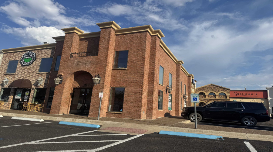 1705 E Del Mar Blvd, Laredo, Texas 78041, 1 Room Rooms,1 BathroomBathrooms,Commercial retail/office,For Rent,1705 E Del Mar Blvd,20253629