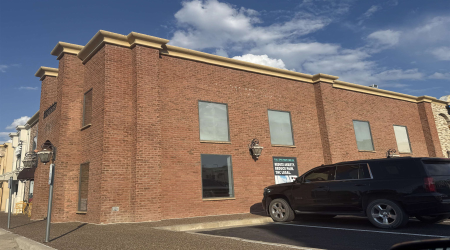 1705 E Del Mar Blvd, Laredo, Texas 78041, 1 Room Rooms,1 BathroomBathrooms,Commercial retail/office,For Rent,1705 E Del Mar Blvd,20253629