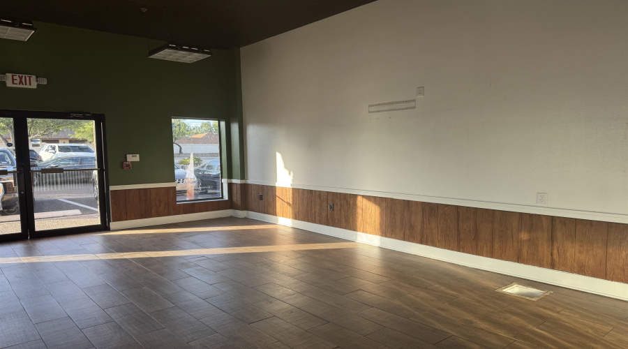 1705 E Del Mar Blvd, Laredo, Texas 78041, 1 Room Rooms,1 BathroomBathrooms,Commercial retail/office,For Rent,1705 E Del Mar Blvd,20253629