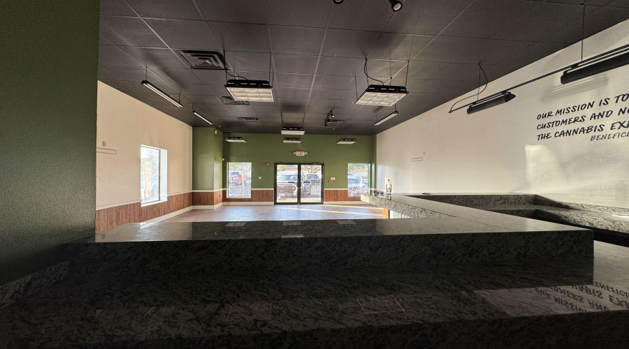 1705 E Del Mar Blvd, Laredo, Texas 78041, 1 Room Rooms,1 BathroomBathrooms,Commercial retail/office,For Rent,1705 E Del Mar Blvd,20253629