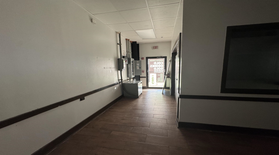 1705 E Del Mar Blvd, Laredo, Texas 78041, 1 Room Rooms,1 BathroomBathrooms,Commercial retail/office,For Rent,1705 E Del Mar Blvd,20253629