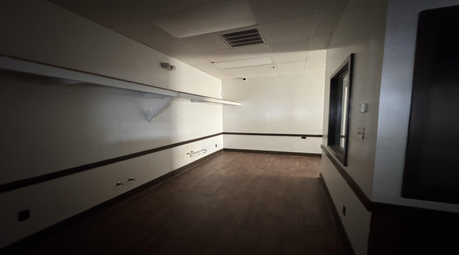 1705 E Del Mar Blvd, Laredo, Texas 78041, 1 Room Rooms,1 BathroomBathrooms,Commercial retail/office,For Rent,1705 E Del Mar Blvd,20253629