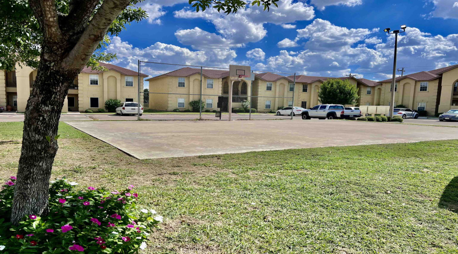 9804 Cantera Ct, LAREDO, Texas 78045, 3 Bedrooms Bedrooms, 6 Rooms Rooms,2 BathroomsBathrooms,Residential,For Rent,9804 Cantera Ct,20253617