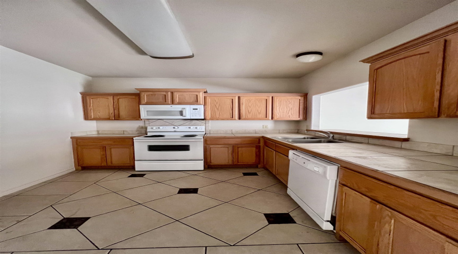 9804 Cantera Ct, LAREDO, Texas 78045, 3 Bedrooms Bedrooms, 6 Rooms Rooms,2 BathroomsBathrooms,Residential,For Rent,9804 Cantera Ct,20253617