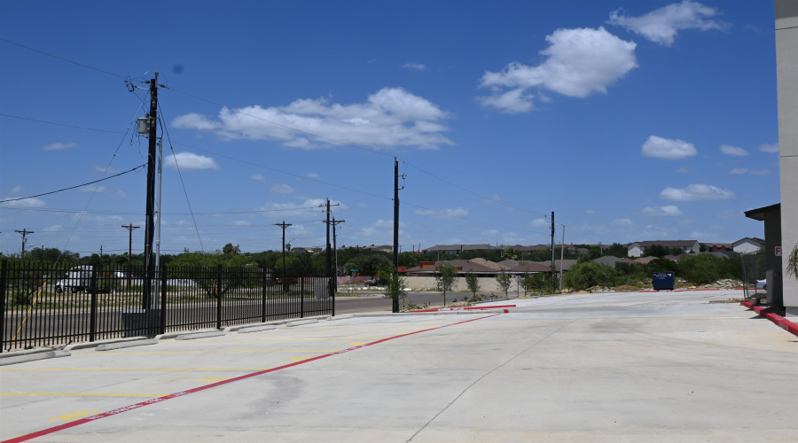 311 Dorel Dr, Laredo, Texas 78043, 2 Bedrooms Bedrooms, 4 Rooms Rooms,1 BathroomBathrooms,Residential,For Rent,311 Dorel Dr,20253624 311 Dorel Dr, Laredo, Texas 78043, 2 Bedrooms Bedrooms, 4 Rooms Rooms,1 BathroomBathrooms,Residential,For Rent,311 Dorel Dr,20253624