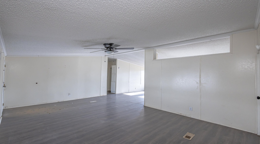 3533 Pericles Ln, LAREDO, Texas 78046, 3 Bedrooms Bedrooms, 5 Rooms Rooms,2 BathroomsBathrooms,Residential,For Sale,3533 Pericles Ln,20253627