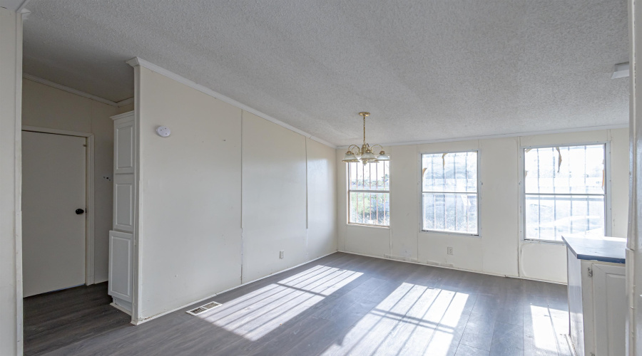 3533 Pericles Ln, LAREDO, Texas 78046, 3 Bedrooms Bedrooms, 5 Rooms Rooms,2 BathroomsBathrooms,Residential,For Sale,3533 Pericles Ln,20253627