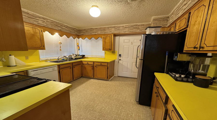 1410 Alamo St, ZAPATA, Texas 78076, 3 Bedrooms Bedrooms, 5 Rooms Rooms,2 BathroomsBathrooms,Residential,For Sale,1410 Alamo St,20253630