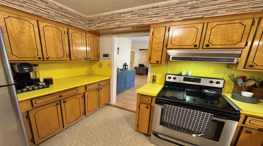 1410 Alamo St, ZAPATA, Texas 78076, 3 Bedrooms Bedrooms, 5 Rooms Rooms,2 BathroomsBathrooms,Residential,For Sale,1410 Alamo St,20253630