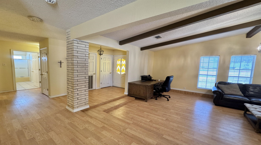 1410 Alamo St, ZAPATA, Texas 78076, 3 Bedrooms Bedrooms, 5 Rooms Rooms,2 BathroomsBathrooms,Residential,For Sale,1410 Alamo St,20253630