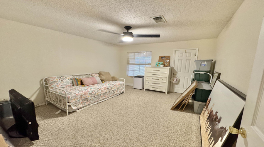 1410 Alamo St, ZAPATA, Texas 78076, 3 Bedrooms Bedrooms, 5 Rooms Rooms,2 BathroomsBathrooms,Residential,For Sale,1410 Alamo St,20253630