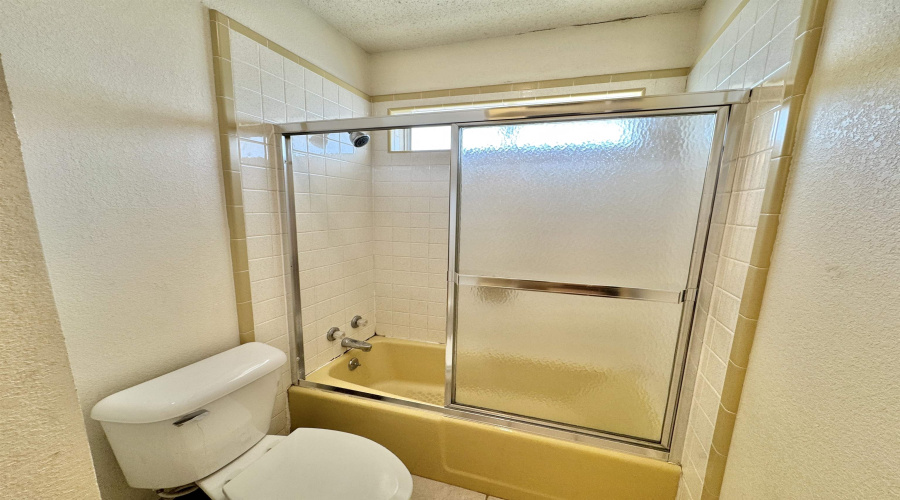 1410 Alamo St, ZAPATA, Texas 78076, 3 Bedrooms Bedrooms, 5 Rooms Rooms,2 BathroomsBathrooms,Residential,For Sale,1410 Alamo St,20253630