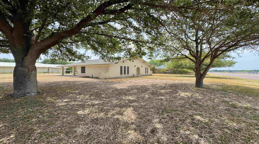 1410 Alamo St, ZAPATA, Texas 78076, 3 Bedrooms Bedrooms, 5 Rooms Rooms,2 BathroomsBathrooms,Residential,For Sale,1410 Alamo St,20253630