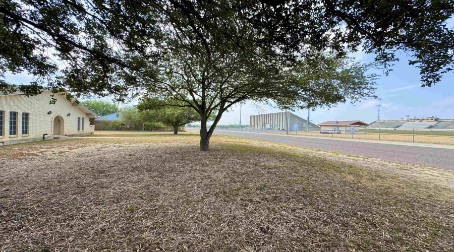 1410 Alamo St, ZAPATA, Texas 78076, 3 Bedrooms Bedrooms, 5 Rooms Rooms,2 BathroomsBathrooms,Residential,For Sale,1410 Alamo St,20253630