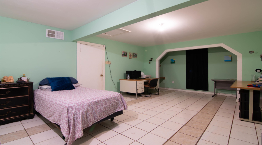 3305 Corpus Christi St, Laredo, Texas 78043-3512, 4 Bedrooms Bedrooms, 7 Rooms Rooms,2 BathroomsBathrooms,Residential,For Sale,3305 Corpus Christi St,20253633