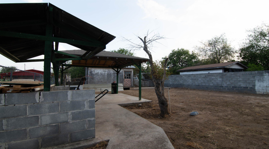 3305 Corpus Christi St, Laredo, Texas 78043-3512, 4 Bedrooms Bedrooms, 7 Rooms Rooms,2 BathroomsBathrooms,Residential,For Sale,3305 Corpus Christi St,20253633