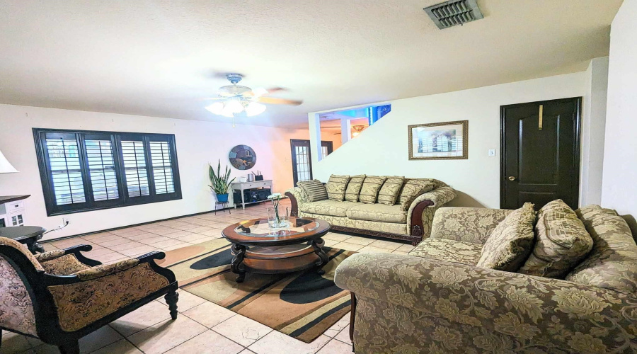 3061 Saint Margaret Ln, Laredo, Texas 78046, 5 Bedrooms Bedrooms, 6 Rooms Rooms,3 BathroomsBathrooms,Residential,For Sale,3061 Saint Margaret Ln,20253634