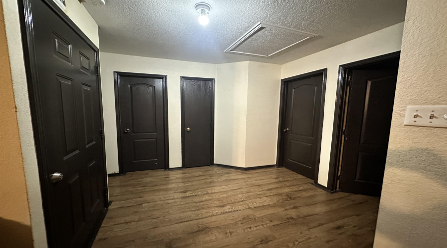 3061 Saint Margaret Ln, Laredo, Texas 78046, 5 Bedrooms Bedrooms, 6 Rooms Rooms,3 BathroomsBathrooms,Residential,For Sale,3061 Saint Margaret Ln,20253634