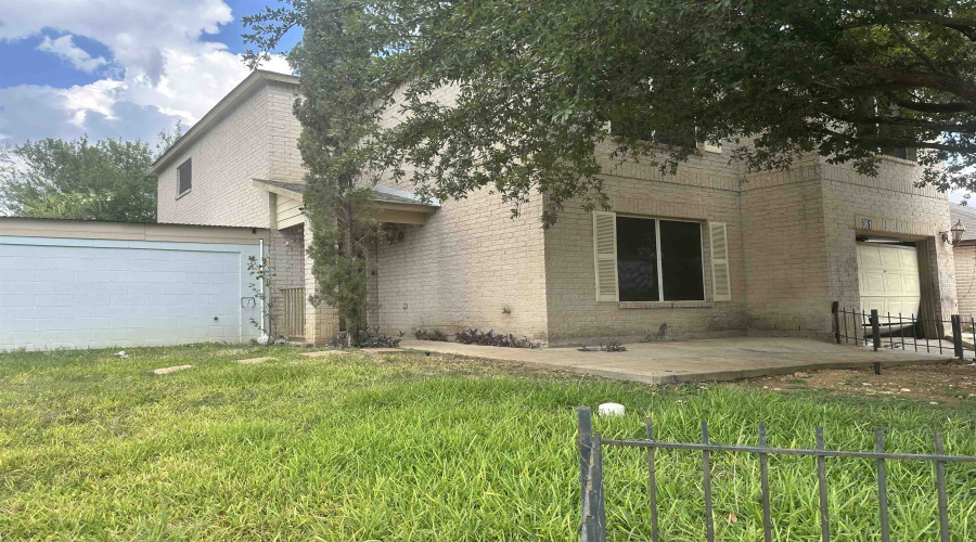 3061 Saint Margaret Ln, Laredo, Texas 78046, 5 Bedrooms Bedrooms, 6 Rooms Rooms,3 BathroomsBathrooms,Residential,For Sale,3061 Saint Margaret Ln,20253634