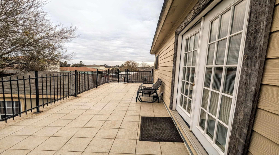 3061 Saint Margaret Ln, Laredo, Texas 78046, 5 Bedrooms Bedrooms, 6 Rooms Rooms,3 BathroomsBathrooms,Residential,For Sale,3061 Saint Margaret Ln,20253634