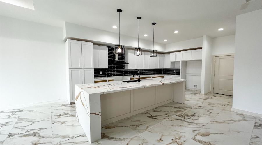 5515 Raven Dr., Laredo, Texas 78046, 3 Bedrooms Bedrooms, 4 Rooms Rooms,2 BathroomsBathrooms,Residential,For Sale,5515 Raven Dr.,20253636