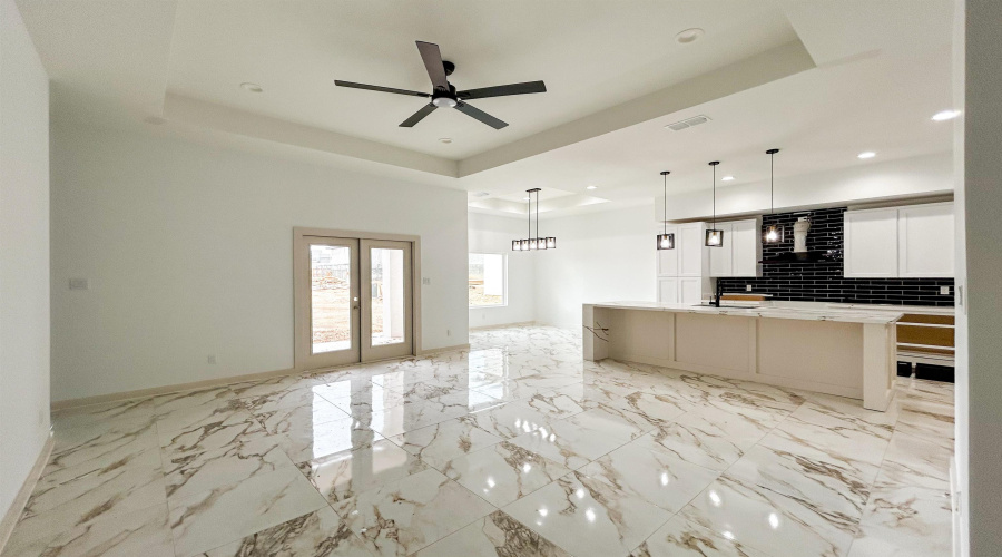 5515 Raven Dr., Laredo, Texas 78046, 3 Bedrooms Bedrooms, 4 Rooms Rooms,2 BathroomsBathrooms,Residential,For Sale,5515 Raven Dr.,20253636