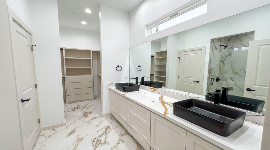 5515 Raven Dr., Laredo, Texas 78046, 3 Bedrooms Bedrooms, 4 Rooms Rooms,2 BathroomsBathrooms,Residential,For Sale,5515 Raven Dr.,20253636