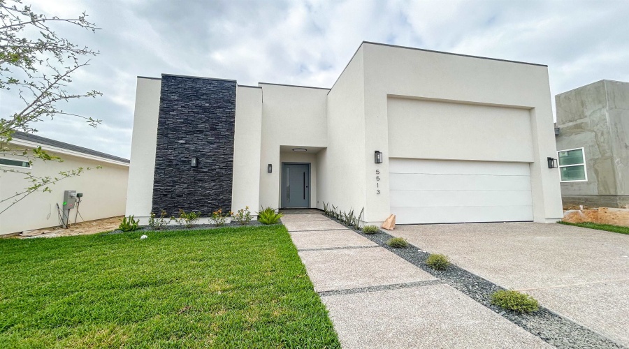 5513 Raven Dr., Laredo, Texas 78046, 3 Bedrooms Bedrooms, 4 Rooms Rooms,2 BathroomsBathrooms,Residential,For Sale,5513 Raven Dr.,20253637