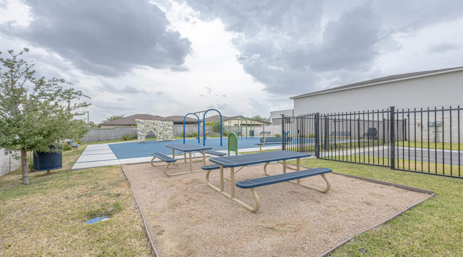 9912 Kaspar Dr., LAREDO, Texas 78045, 3 Bedrooms Bedrooms, 5 Rooms Rooms,2 BathroomsBathrooms,Residential,For Rent,9912 Kaspar Dr.,20253640 9912 Kaspar Dr., LAREDO, Texas 78045, 3 Bedrooms Bedrooms, 5 Rooms Rooms,2 BathroomsBathrooms,Residential,For Rent,9912 Kaspar Dr.,20253640