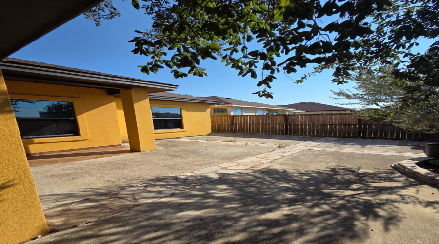 3107 Conde Dr., Laredo, Texas 78045, 3 Bedrooms Bedrooms, 4 Rooms Rooms,2 BathroomsBathrooms,Residential,For Rent,3107 Conde Dr.,20253642