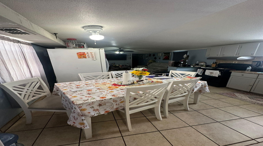 7045 Balcones Dr, LAREDO, Texas 78046, 3 Bedrooms Bedrooms, 4 Rooms Rooms,2 BathroomsBathrooms,Residential,For Sale,7045 Balcones Dr,20253647