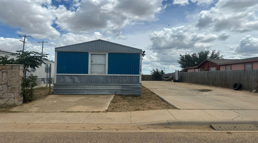 7045 Balcones Dr, LAREDO, Texas 78046, 3 Bedrooms Bedrooms, 4 Rooms Rooms,2 BathroomsBathrooms,Residential,For Sale,7045 Balcones Dr,20253647