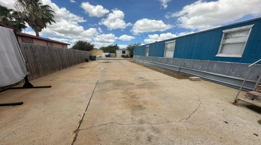 7045 Balcones Dr, LAREDO, Texas 78046, 3 Bedrooms Bedrooms, 4 Rooms Rooms,2 BathroomsBathrooms,Residential,For Sale,7045 Balcones Dr,20253647