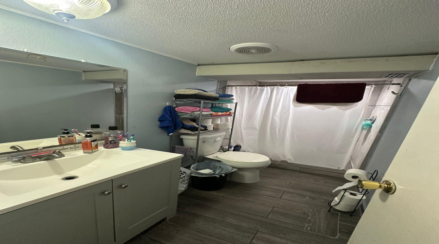 7045 Balcones Dr, LAREDO, Texas 78046, 3 Bedrooms Bedrooms, 4 Rooms Rooms,2 BathroomsBathrooms,Residential,For Sale,7045 Balcones Dr,20253647