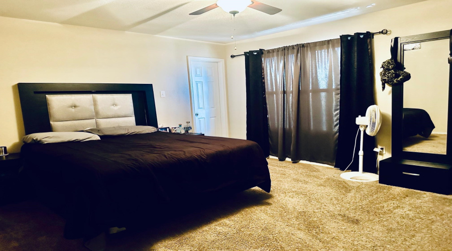 1427 Ocampo Dr, Laredo, Texas 78046, 5 Bedrooms Bedrooms, 9 Rooms Rooms,3 BathroomsBathrooms,Residential,For Sale,1427 Ocampo Dr,20253651