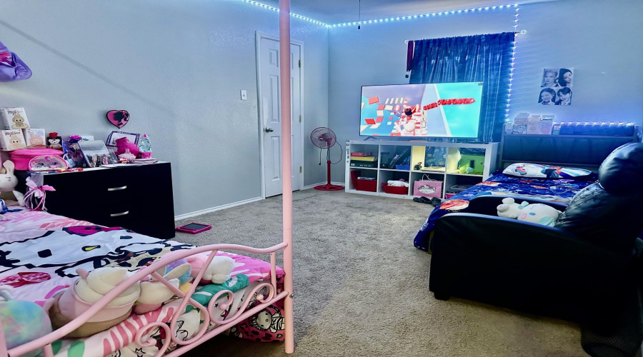 1427 Ocampo Dr, Laredo, Texas 78046, 5 Bedrooms Bedrooms, 9 Rooms Rooms,3 BathroomsBathrooms,Residential,For Sale,1427 Ocampo Dr,20253651