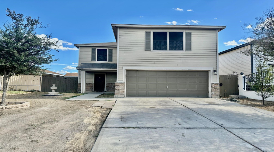 1427 Ocampo Dr, Laredo, Texas 78046, 5 Bedrooms Bedrooms, 9 Rooms Rooms,3 BathroomsBathrooms,Residential,For Sale,1427 Ocampo Dr,20253651