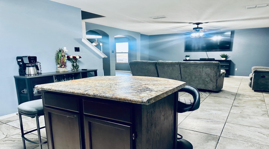 1427 Ocampo Dr, Laredo, Texas 78046, 5 Bedrooms Bedrooms, 9 Rooms Rooms,3 BathroomsBathrooms,Residential,For Sale,1427 Ocampo Dr,20253651