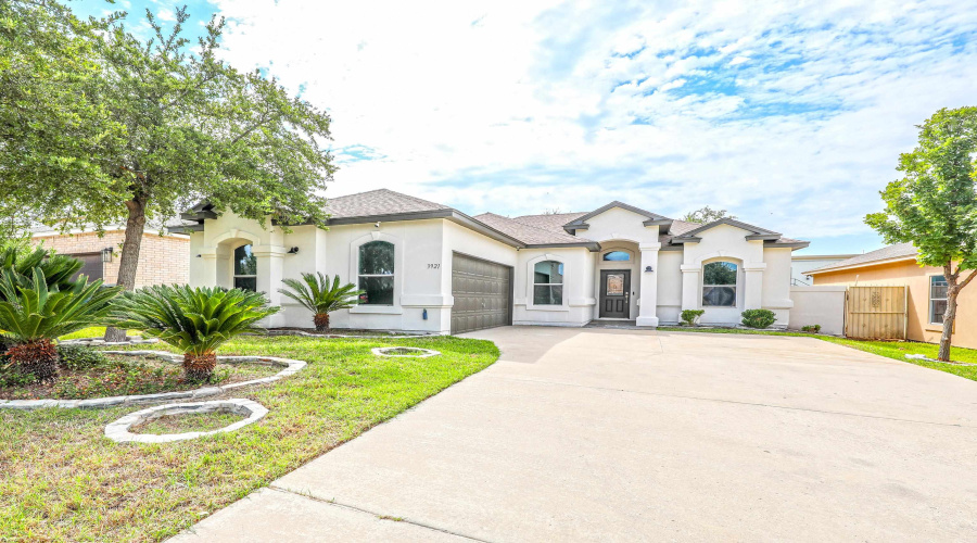 3921 Aidin St, Laredo, Texas 78045, 3 Bedrooms Bedrooms, 7 Rooms Rooms,2 BathroomsBathrooms,Residential,For Rent,3921 Aidin St,20253656