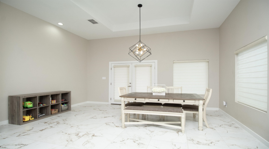 2602 Mario St., Laredo, Texas 78046, 3 Bedrooms Bedrooms, 6 Rooms Rooms,2 BathroomsBathrooms,Residential,For Sale,2602 Mario St.,20253663