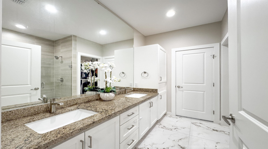 2602 Mario St., Laredo, Texas 78046, 3 Bedrooms Bedrooms, 6 Rooms Rooms,2 BathroomsBathrooms,Residential,For Sale,2602 Mario St.,20253663