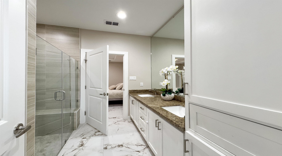 2602 Mario St., Laredo, Texas 78046, 3 Bedrooms Bedrooms, 6 Rooms Rooms,2 BathroomsBathrooms,Residential,For Sale,2602 Mario St.,20253663