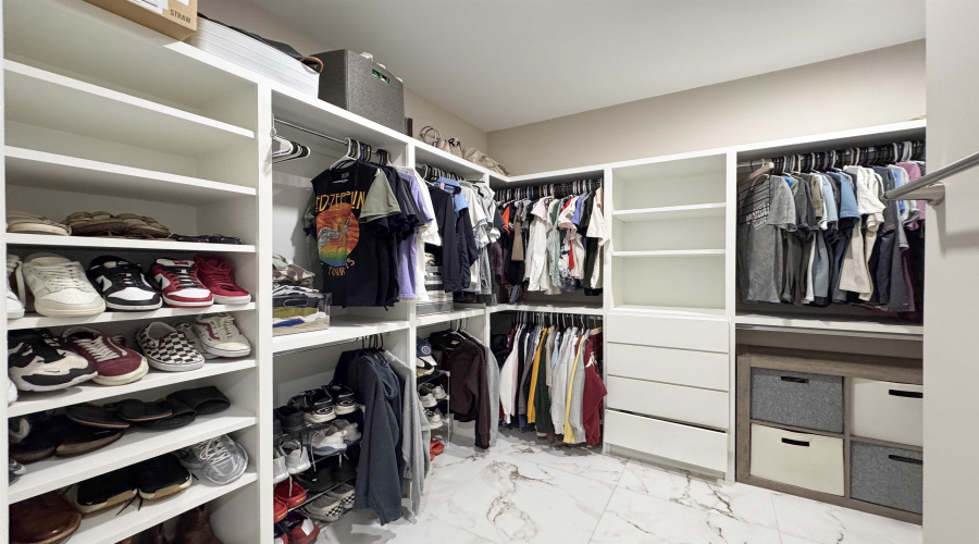 2602 Mario St., Laredo, Texas 78046, 3 Bedrooms Bedrooms, 6 Rooms Rooms,2 BathroomsBathrooms,Residential,For Sale,2602 Mario St.,20253663