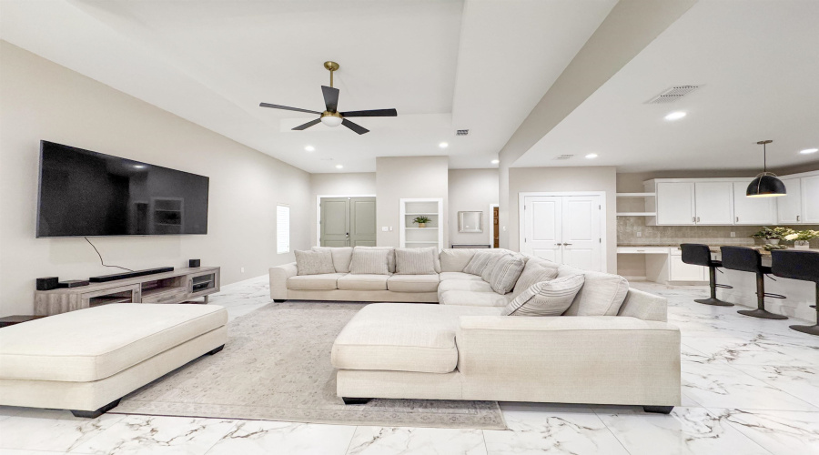 2602 Mario St., Laredo, Texas 78046, 3 Bedrooms Bedrooms, 6 Rooms Rooms,2 BathroomsBathrooms,Residential,For Sale,2602 Mario St.,20253663