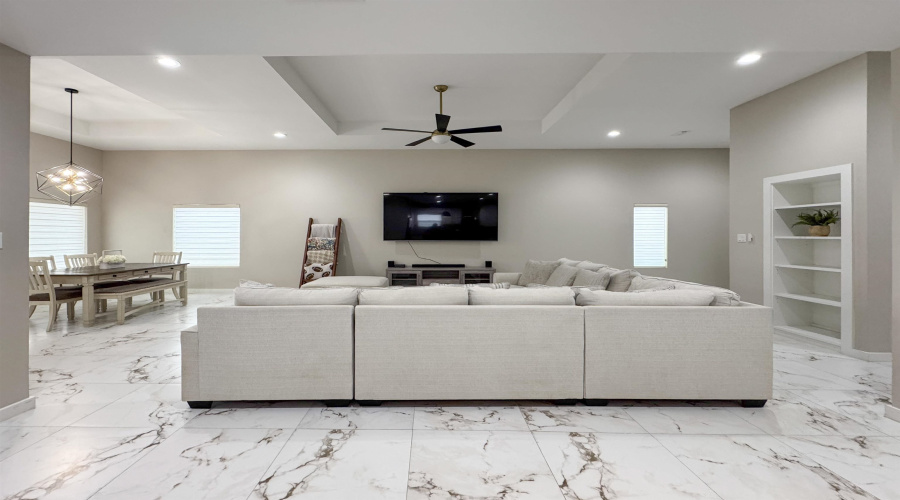 2602 Mario St., Laredo, Texas 78046, 3 Bedrooms Bedrooms, 6 Rooms Rooms,2 BathroomsBathrooms,Residential,For Sale,2602 Mario St.,20253663