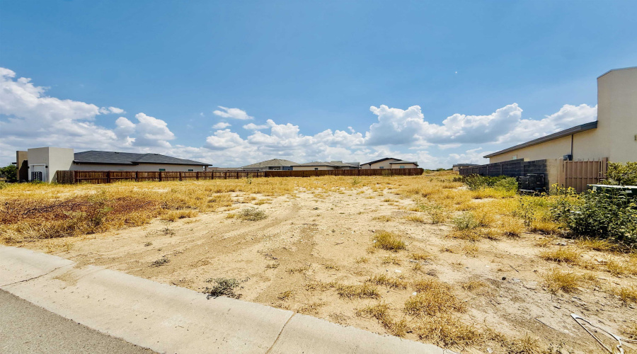 6703 El Jinete Dr., LAREDO, Texas 78046, ,Land,For Sale,6703 El Jinete Dr.,20253662