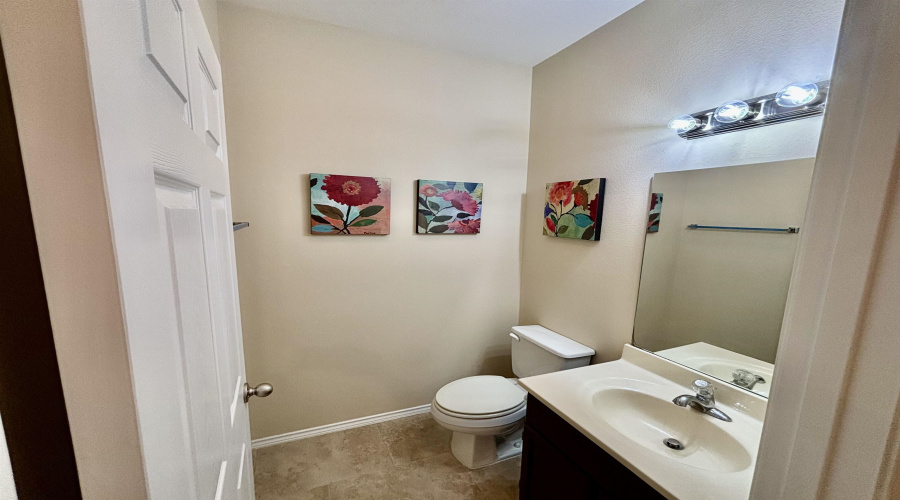 15115 Cerralvo Dr, Laredo, Texas 78045, 3 Bedrooms Bedrooms, 6 Rooms Rooms,2 BathroomsBathrooms,Residential,For Sale,15115 Cerralvo Dr,20253664