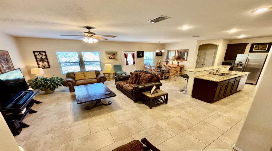 15115 Cerralvo Dr, Laredo, Texas 78045, 3 Bedrooms Bedrooms, 6 Rooms Rooms,2 BathroomsBathrooms,Residential,For Sale,15115 Cerralvo Dr,20253664