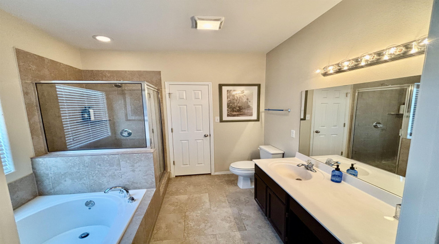 15115 Cerralvo Dr, Laredo, Texas 78045, 3 Bedrooms Bedrooms, 6 Rooms Rooms,2 BathroomsBathrooms,Residential,For Sale,15115 Cerralvo Dr,20253664